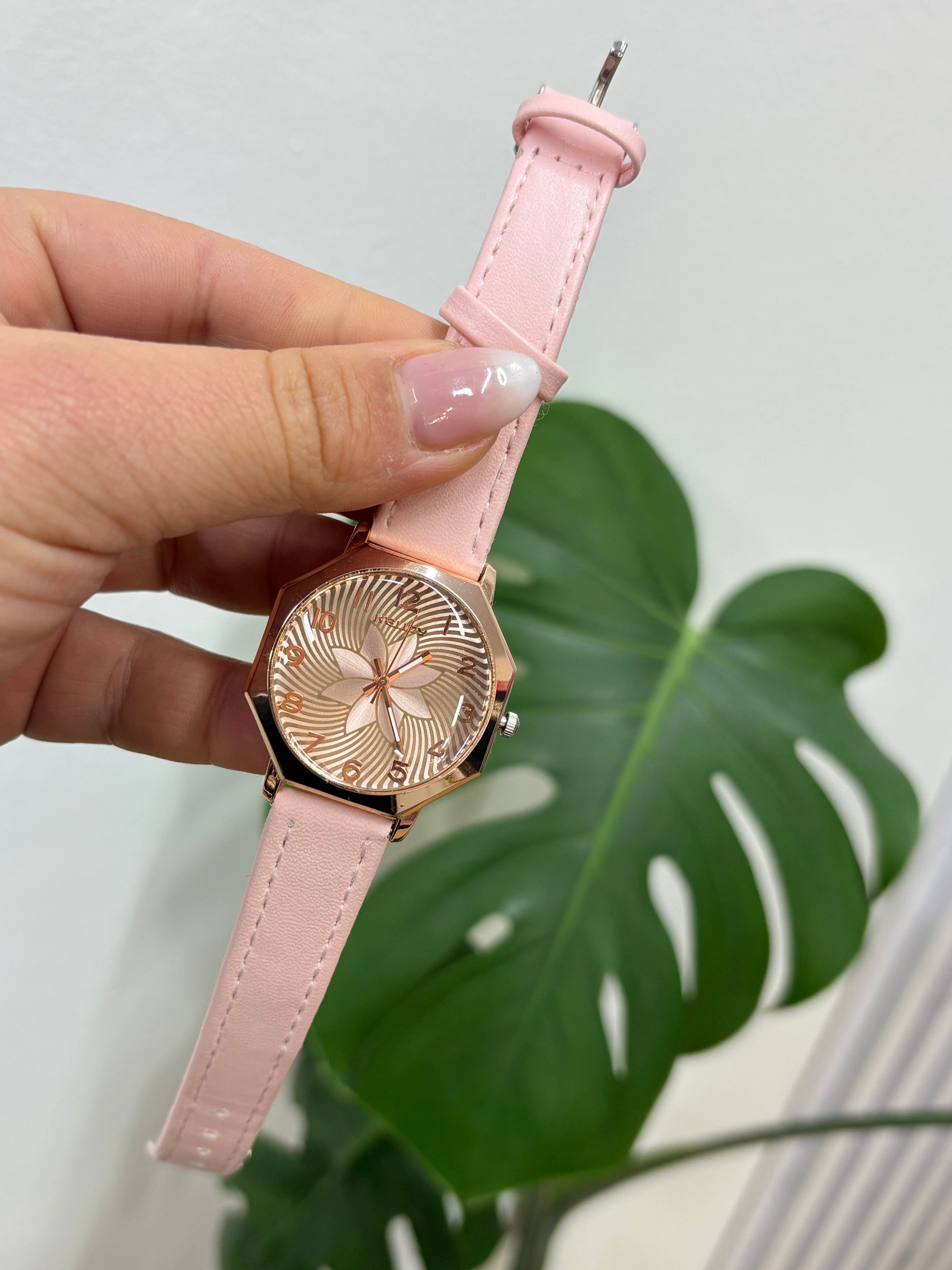 Reloj Poligonal con Esfera de Flor (Rosa)
