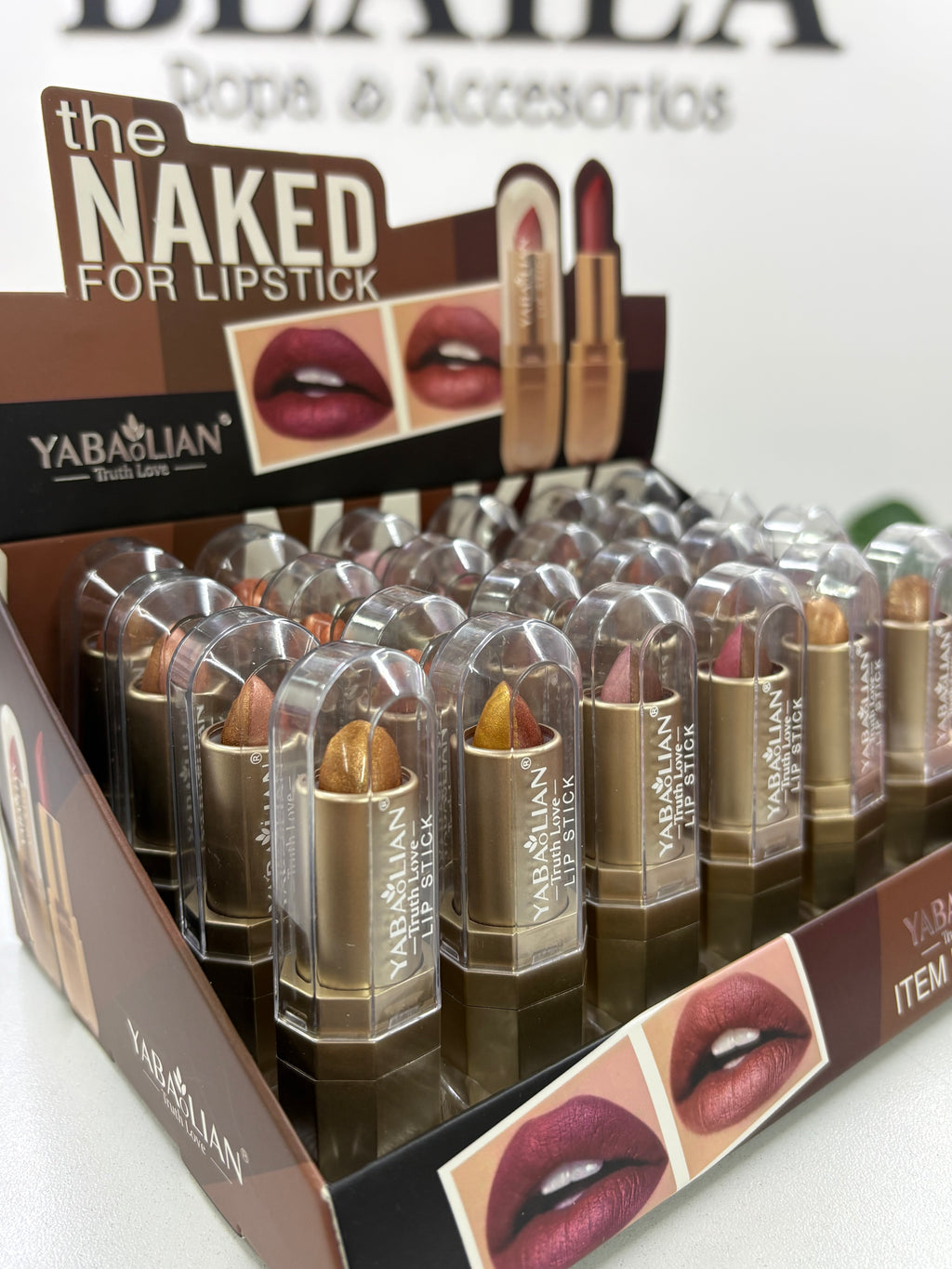 Labial en barra con brillo