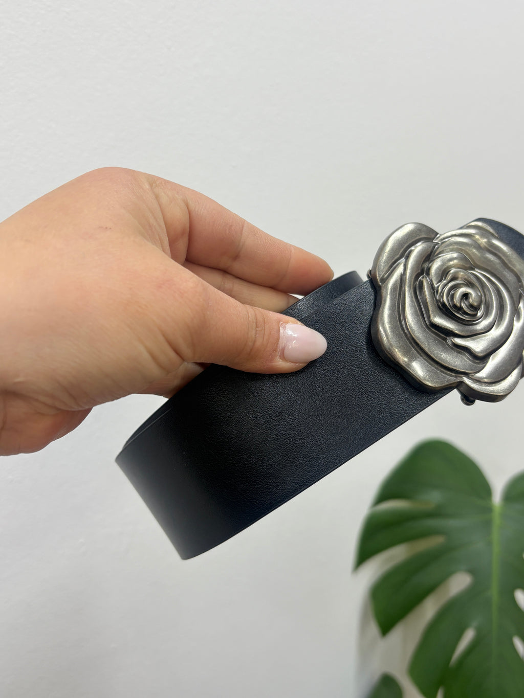 Cinto ancho hebilla rosa
