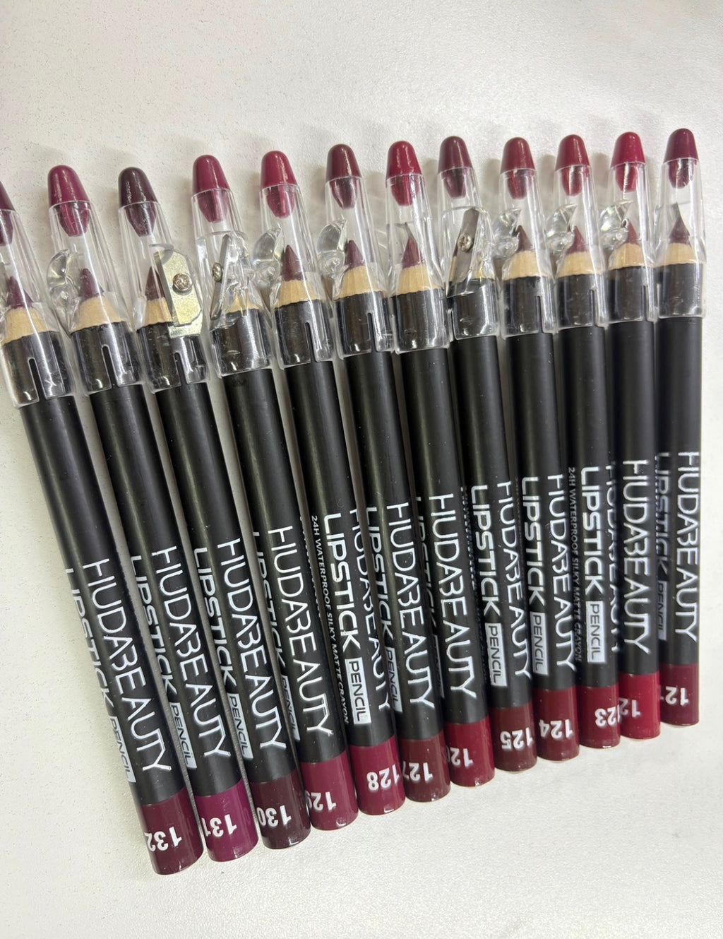 Delineador de labios HudaBeauty