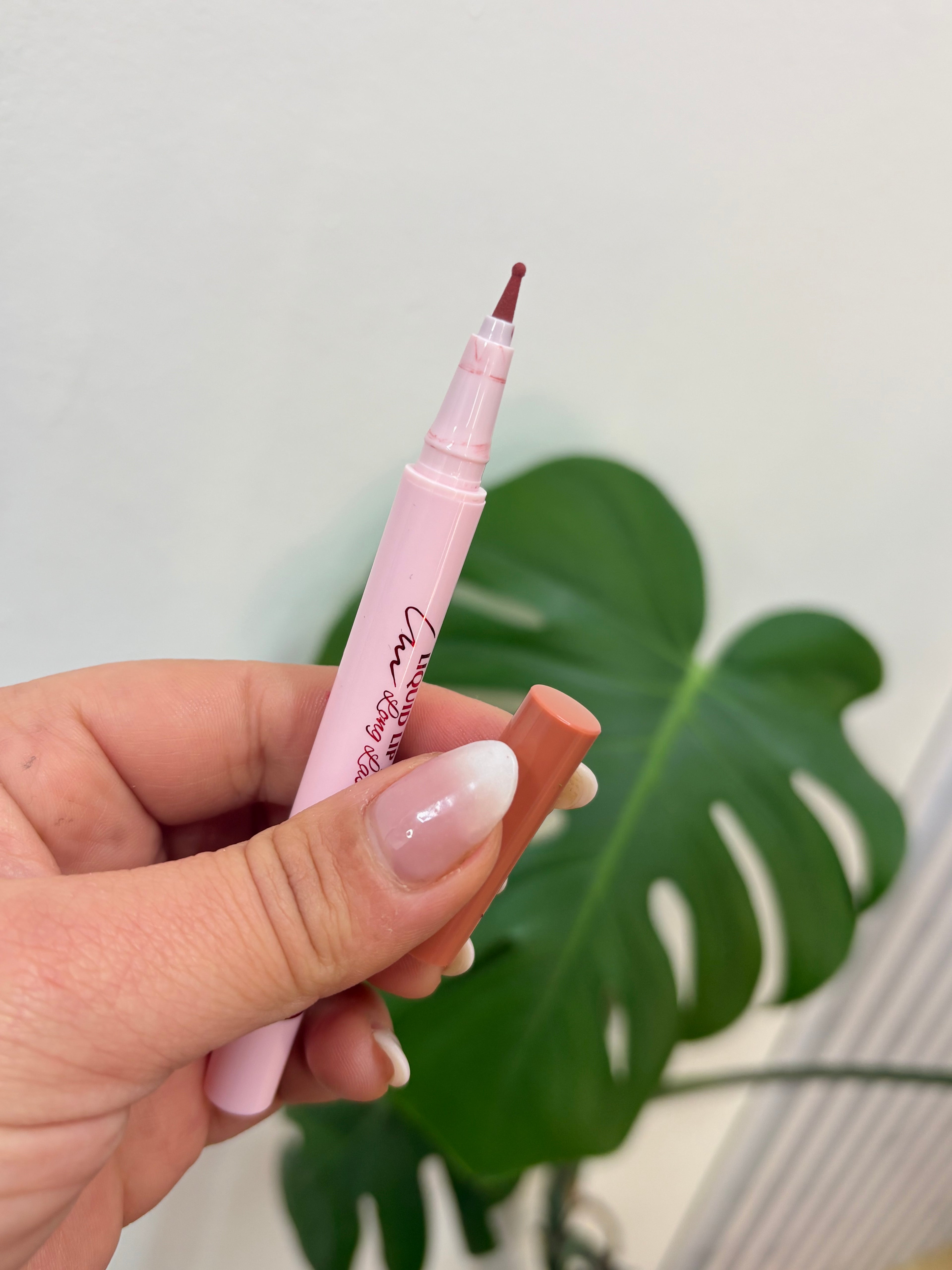 Delineador de Labios Líquido Liquid Lip Liner" – KEVIN & COCO