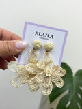 Caravanas flor beige