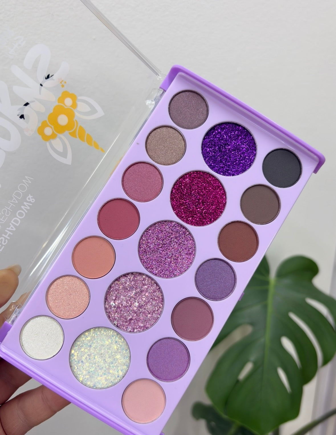 Paleta sombra mixta con glitter