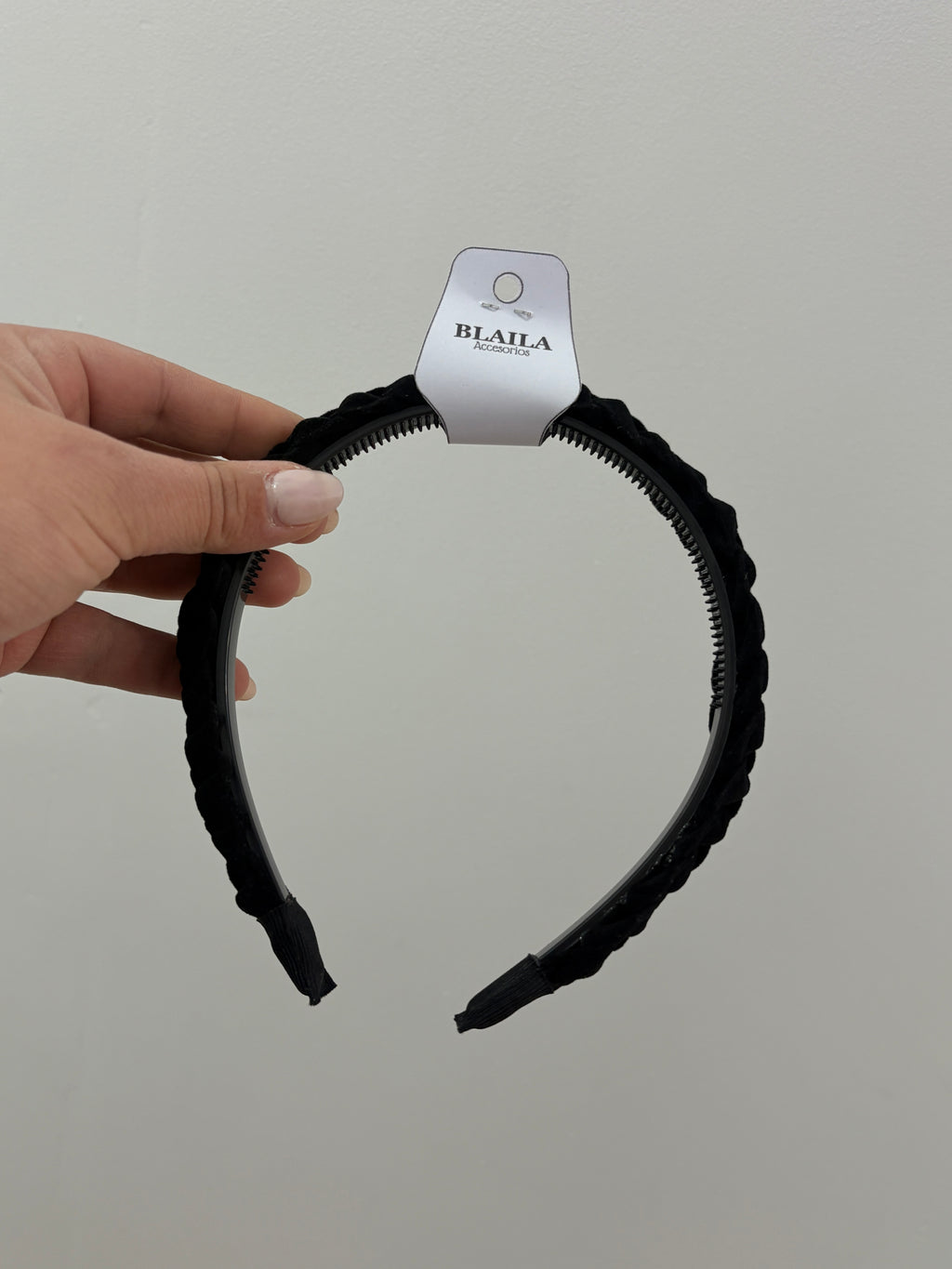 Tiara tela